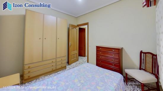 4 dormitorios y 2 baños. 135 m2 de vivienda. calle Hermanos Jimenez - ALBACETE