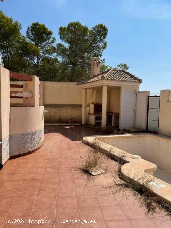 Villa en estilo Mediterraneo está situado en los Altos con gran parcela!!! - ALICANTE