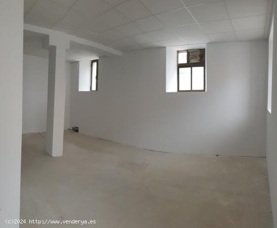 Local comercial en Burgos zona SUR , 58 m2 - BURGOS