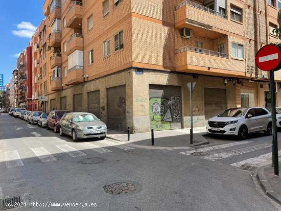 LOCAL COMERCIAL 363M2 CON PLAZA DE GARAJE JUNTO A RENFE - MURCIA