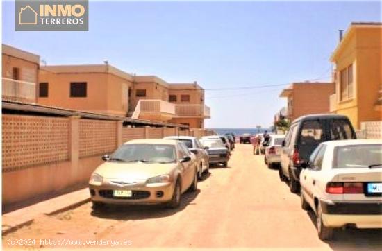 Maravillosa casa independiente en la playa de Calarreona a 50 metros del mar. - MURCIA