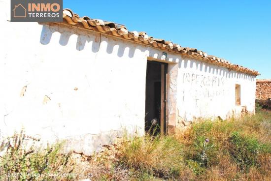 Dos cortijos por el precio de uno en Almendricos, Lorca. - MURCIA