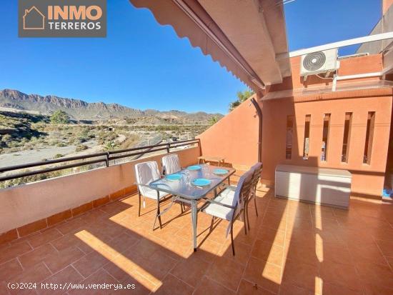 Apartamento 2 dormitorios con amplia terraza y piscina - ALMERIA