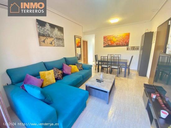 Apartamento 2 dormitorios con amplia terraza y piscina - ALMERIA