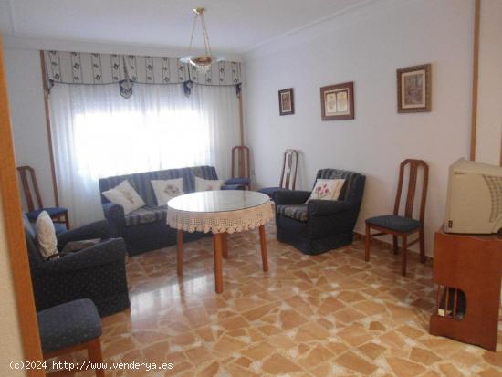 GRAN CASA EN LA LOCALIDAD DE SISANTE - CUENCA