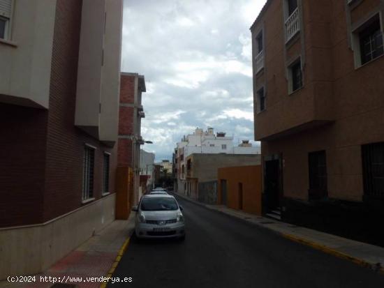 Local en venta - ALMERIA