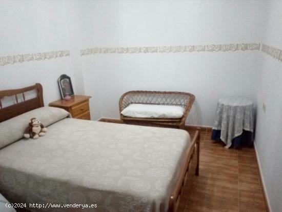 CASA EN VENTA EN EL CENTRO DE FONDON. - ALMERIA