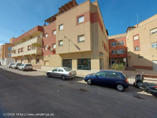 LOCAL COMERCIAL EN EL EJIDO - ALMERIA