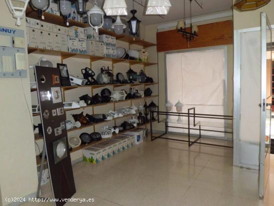 LOCAL COMERCIAL EN EL EJIDO - ALMERIA