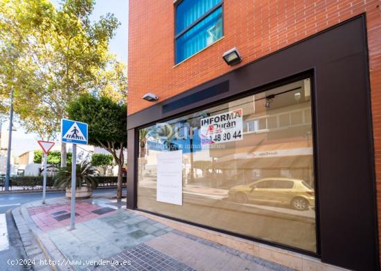 LOCAL COMERCIAL EN VENTA O ALQUILER  EN EL EJIDO - ALMERIA