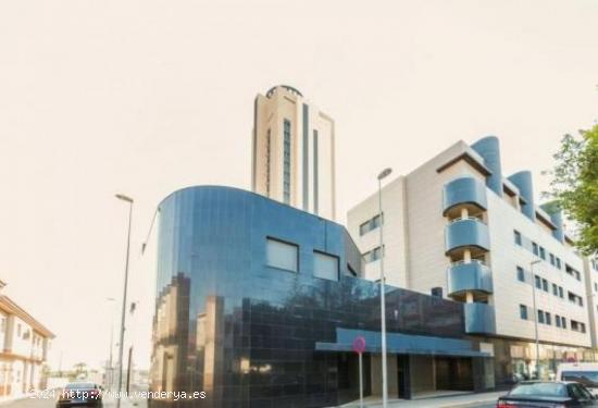 LOCAL COMERCIAL EN VENTA EN EDIFICIO TORRELAGUNA - ALMERIA