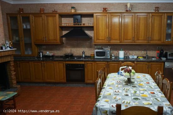 CASA EN VENTA EN DALÍAS - ALMERIA