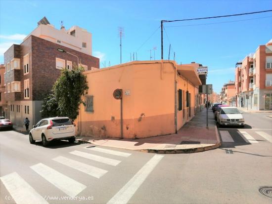 VIVIENDA DE PLANTA BAJA A LA VENTA EN EL CENTRO DE EL EJIDO - ALMERIA