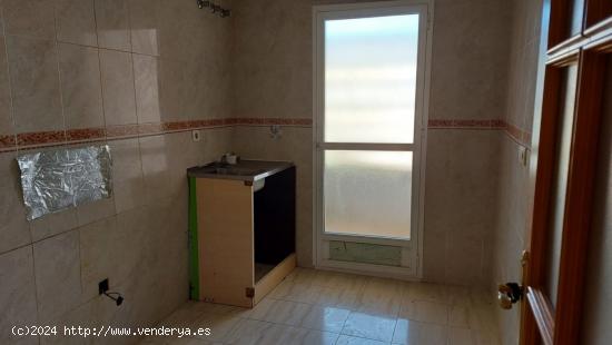 PISO EN VENTA EN ROQUETAS DE MAR. - ALMERIA