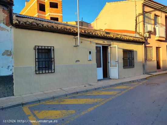  GRAN OPORTUNIDAD DE CASA BAJA EN LA MEJOR ZONA DE SANTOMERA  - MURCIA