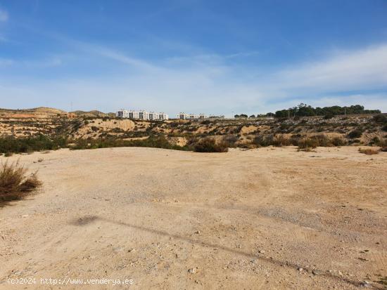 VENTA DE PARCELA EN POLIGONO LA CERAMICA - ALICANTE