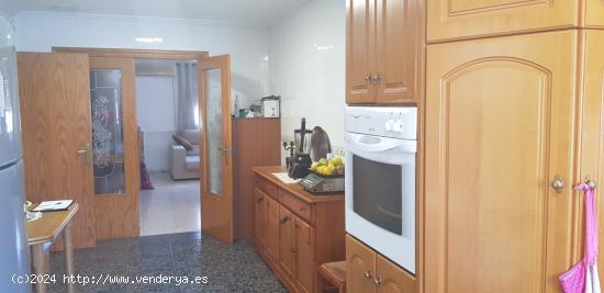 SE VENDE FANTASTICO CHALET EN LAS LOMAS,PRECIO:260.000€ - ALICANTE