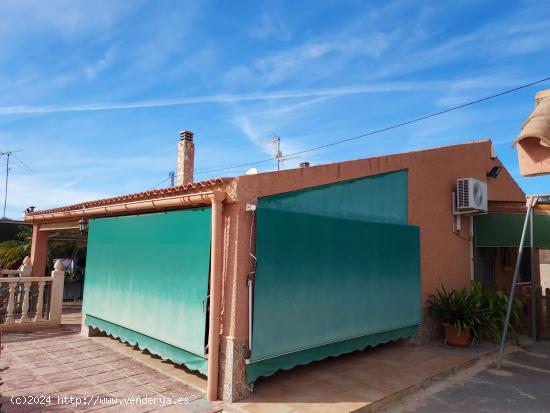 CHALET EN VENTA EN CREVILLENTE - ALICANTE