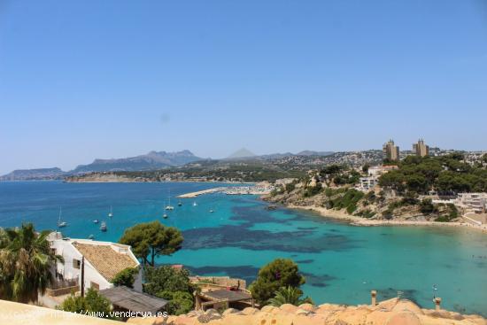 Propiedad bien mantenida con impresionantes vistas en venta en El Portet en Moraira - ALICANTE