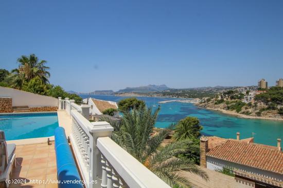 Propiedad bien mantenida con impresionantes vistas en venta en El Portet en Moraira - ALICANTE