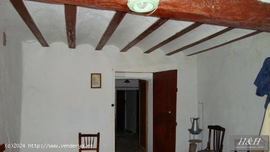 Se vende casa antigua en el centro de Alcublas. /H H Asesores, Inmobiliaria en Burjassot/ - VALENCIA