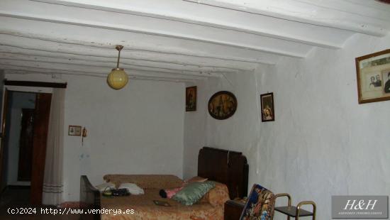 Se vende casa antigua en el centro de Alcublas. /H H Asesores, Inmobiliaria en Burjassot/ - VALENCIA