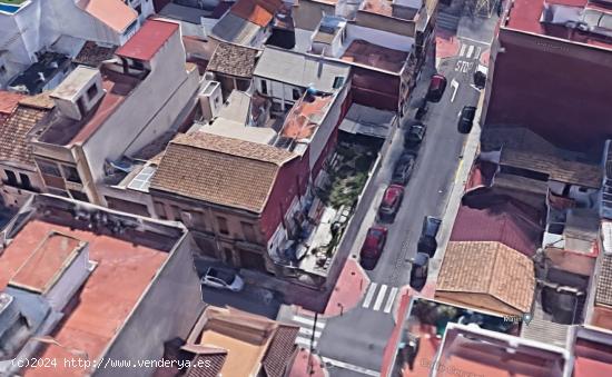 Se vende solar edificable en Zona El Castell. / HH Asesores, Inmobiliaria en Burjassot/. - VALENCIA