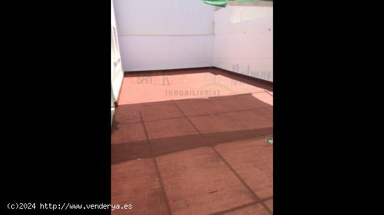 SE VENDE PISO EN EJIDO ZONA LOMA DE LA MEZQUITA - ALMERIA