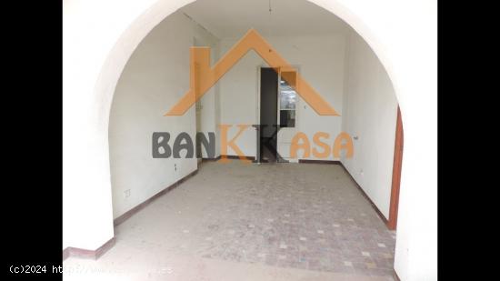 SE VENDE CASA ANTIGUA EN BERJA ZONA MERCADO DE ABASTOS - ALMERIA