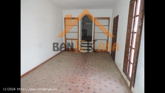 SE VENDE CASA ANTIGUA EN BERJA ZONA MERCADO DE ABASTOS - ALMERIA