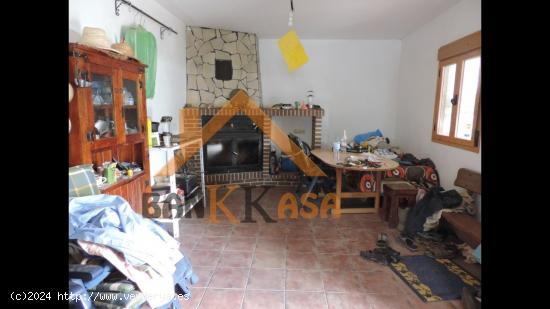 SE VENDE CASA CON TERRENO EN CHERÍN (UGÍJAR) PROVINCIA DE GRANADA - GRANADA