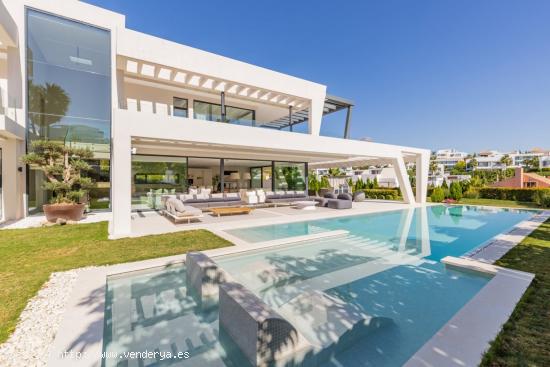 Villa de 6 dormitorios y 8 baños en Nueva Andalucía, Marbella. Obra Nueva - MALAGA