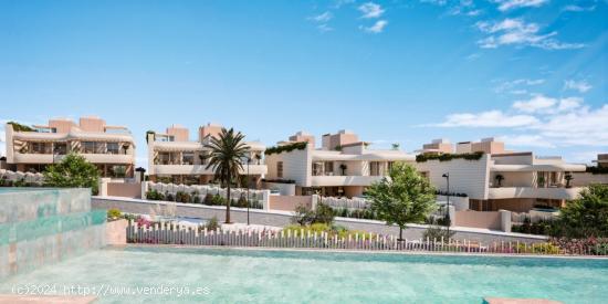 Ático de 3 dormitorios y 3 baños al pie de una de las mejores playas de Marbella. Obra Nueva - MAL
