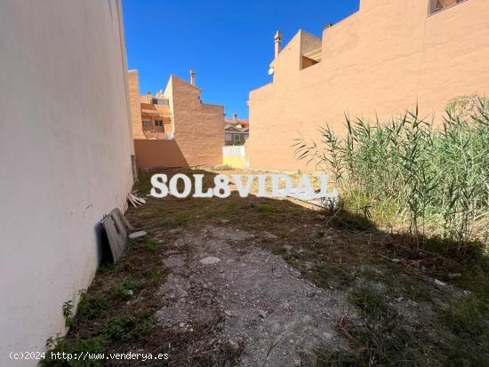 SOLAR URBANO EN EL CENTRO DE ORIHUELA. La propiedad está frente al Madeira en le famoso parque Seve