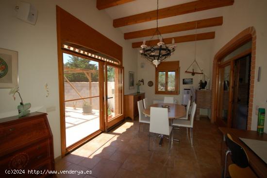 ESPECTACULAR CHALET EN CAMARLES - TARRAGONA