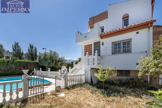 Espectacular chalet con piscina en Urbanización El Carmelo. - GRANADA