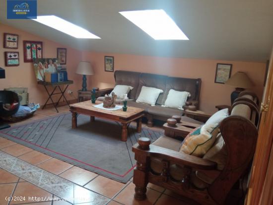 Casa adosada en venta o alquiler con opción a compra en Alcoy - Zona Santa Rosa - ALICANTE