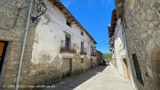 Se vende edificio historico en el centro de Santa Cilia de Jaca (Huesca) - HUESCA