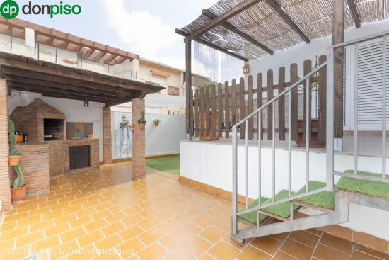 Precioso piso en urbanización con piscina, garaje y amplía terraza. - GRANADA