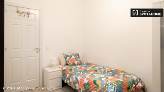 Acogedora habitación en apartamento de 8 dormitorios en Moncloa, Madrid - MADRID
