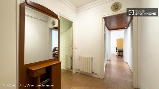 Alquiler de habitaciones en piso de 3 habitaciones en L'Hospitalet De Llobregat - BARCELONA