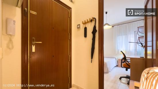 Apartamento de 3 dormitorios en alquiler en Sants - BARCELONA