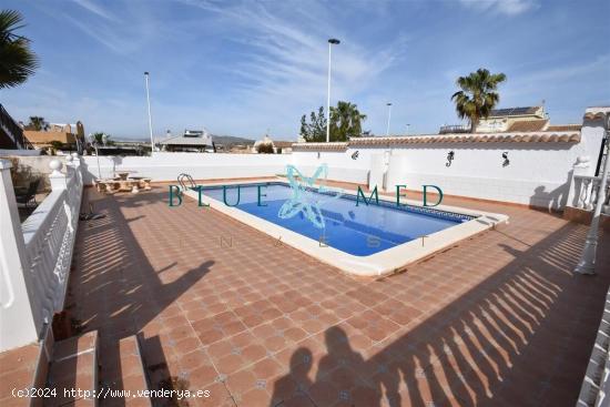 Chalet  en parcela grande con piscina, y anexo para reuniones familiares. - MURCIA