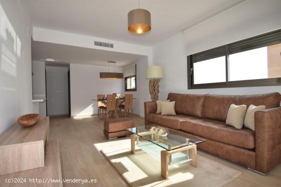 Spacious and modern new build in Villamartin with pool and parking! - ALICANTE