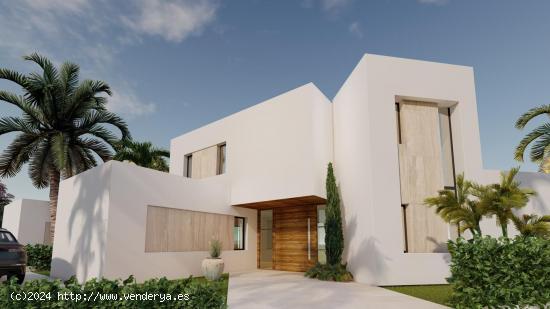 Villa de 4 dormitorios en Estepona - MALAGA