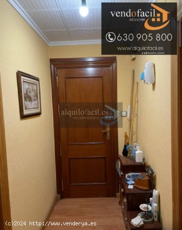 SE VENDE PISO EN C/ MAGALLANES DE 3 DORMITORIOS POR 138000€