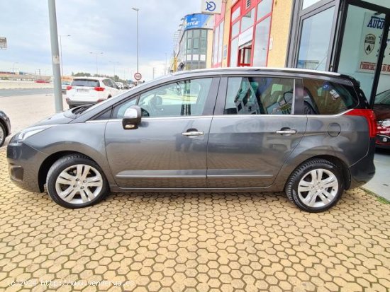 PEUGEOT 5008 en venta en AlcalÃ¡ de GuadaÃ­ra (Sevilla) - AlcalÃ¡ de GuadaÃ­ra