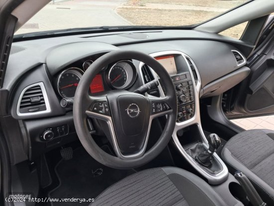 Opel Astra 1.4i 140CV de 2015 con 170.000 Km por 7.975 EUR. en Madrid