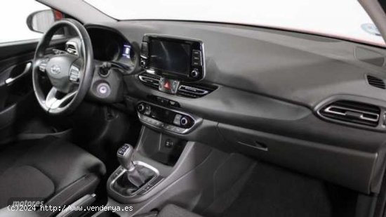 Hyundai i30 1.5 DPI Klass SLX 110 de 2023 con 11.765 Km por 20.000 EUR. en Barcelona