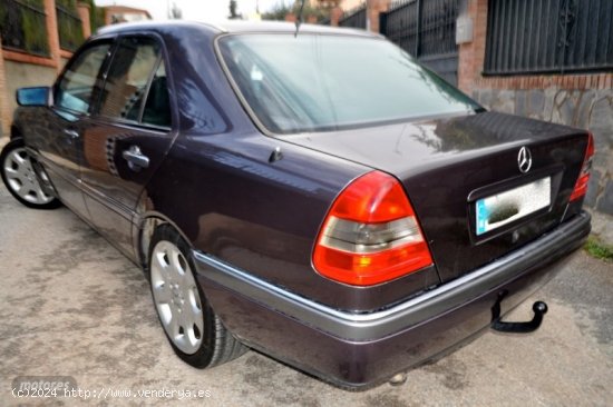 Mercedes Clase C 250D ELEGANCE-PIEL-KLIMA-TECHO ELECTRICO-LL/A-XENON de 1993 con 227.000 Km por 5.40